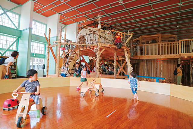 もりのあそびば「ちょうかいタワー」/鳥海山木のおもちゃ美術館（秋田県/由利本荘市）