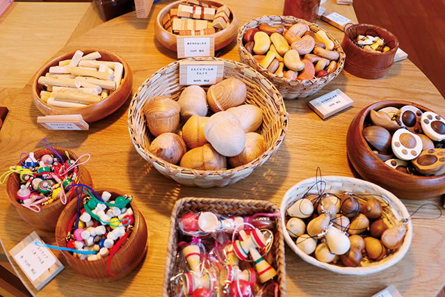 ミュージアムショップ ナナカマド ●みゅーじあむしょっぷ ななかまど/鳥海山木のおもちゃ美術館（秋田県/由利本荘市）