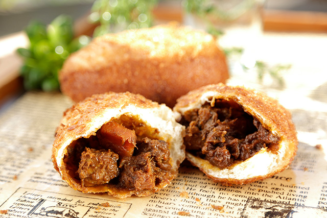 PAINPATI町田本店の牛肉ゴロゴロカレーパン（東京都/町田市）