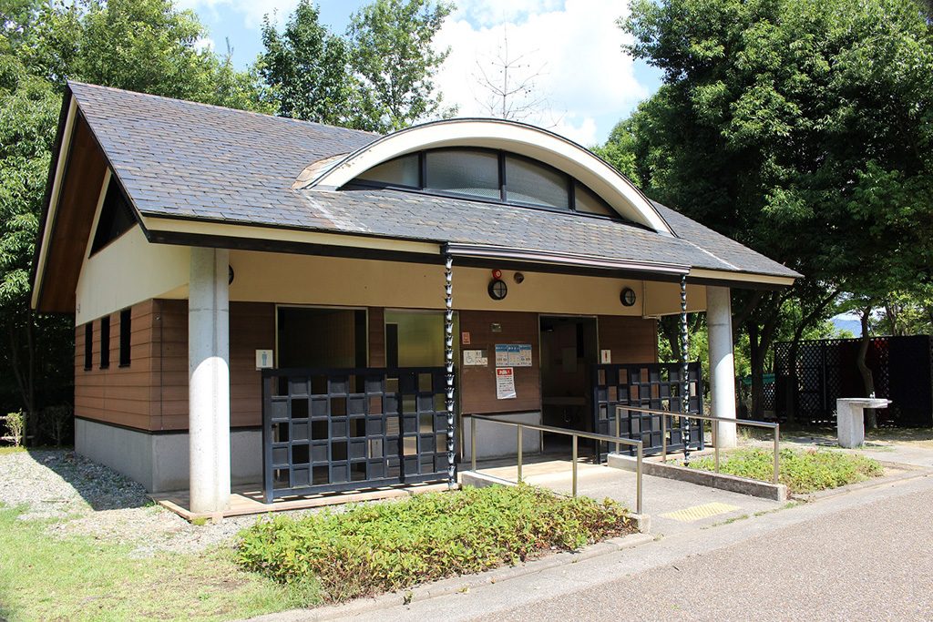 園内トイレ/兵庫県立一庫公園(西市)