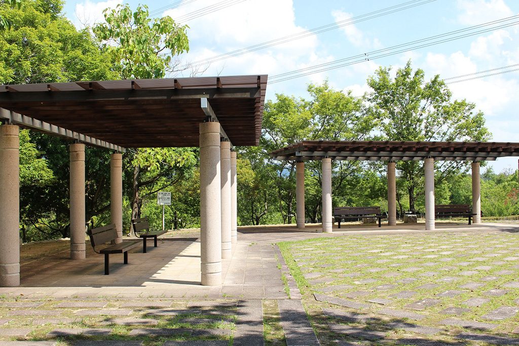 屋根付きの休憩所/兵庫県立一庫公園(西市)