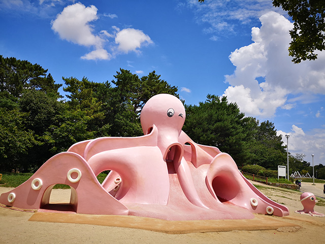 タコの滑り台/服部緑地（大阪府/豊中市）