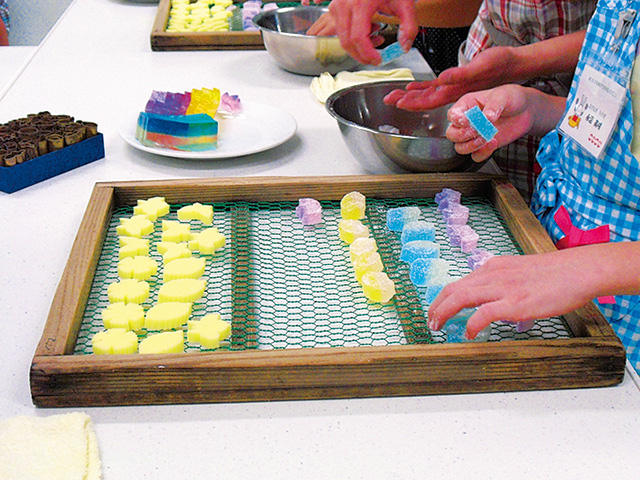 子どもキッチン/福島市子どもの夢を育む施設こむこむ（福島県／福島市）