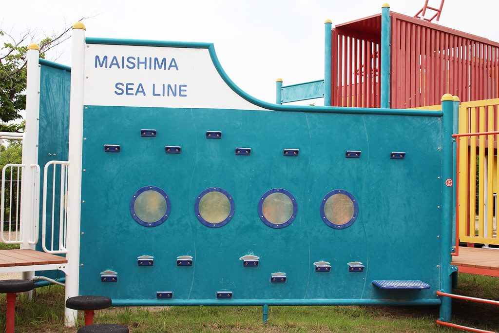 船の操舵室を思わせる丸い窓/舞洲緑地（大阪市/此花区）