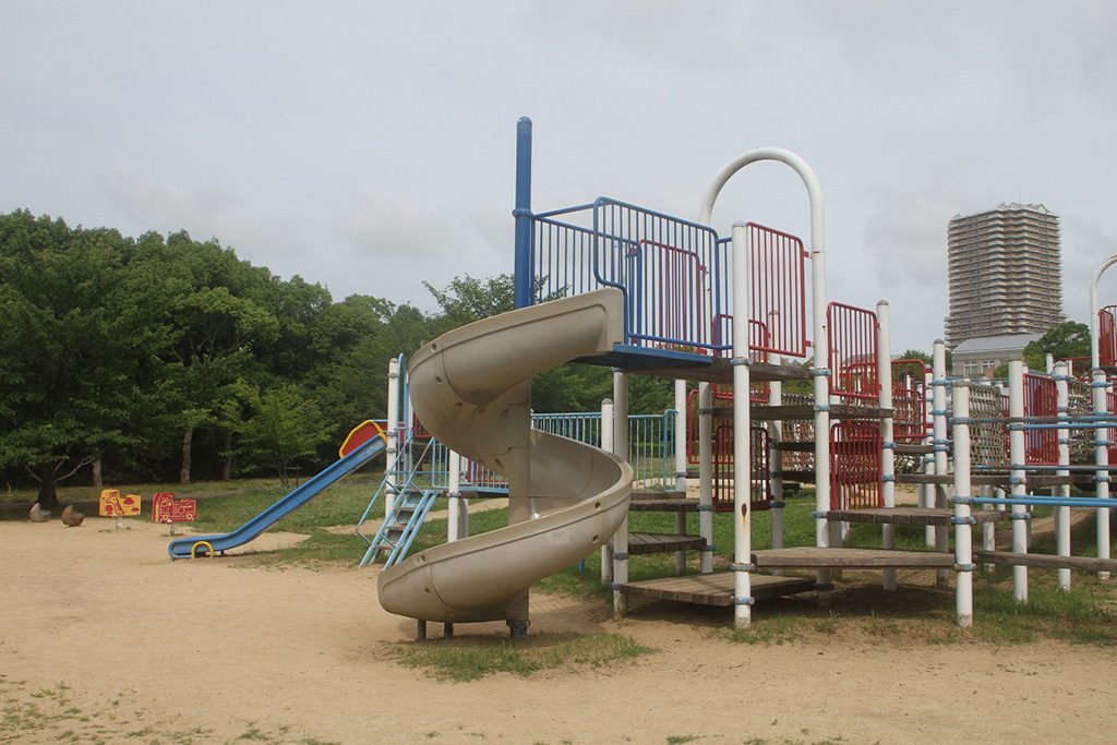 らせん状滑り台/西神中央公園(兵庫県/神戸市)