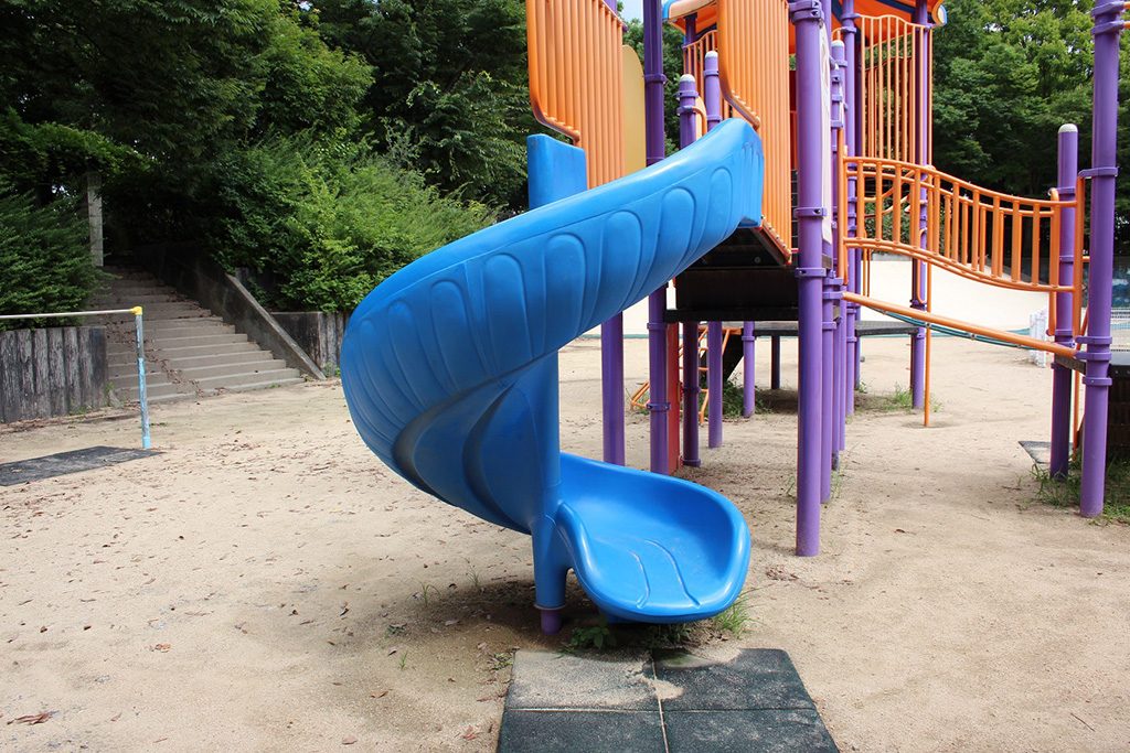 らせん状の滑り台/大井戸公園（兵庫県/尼崎市）