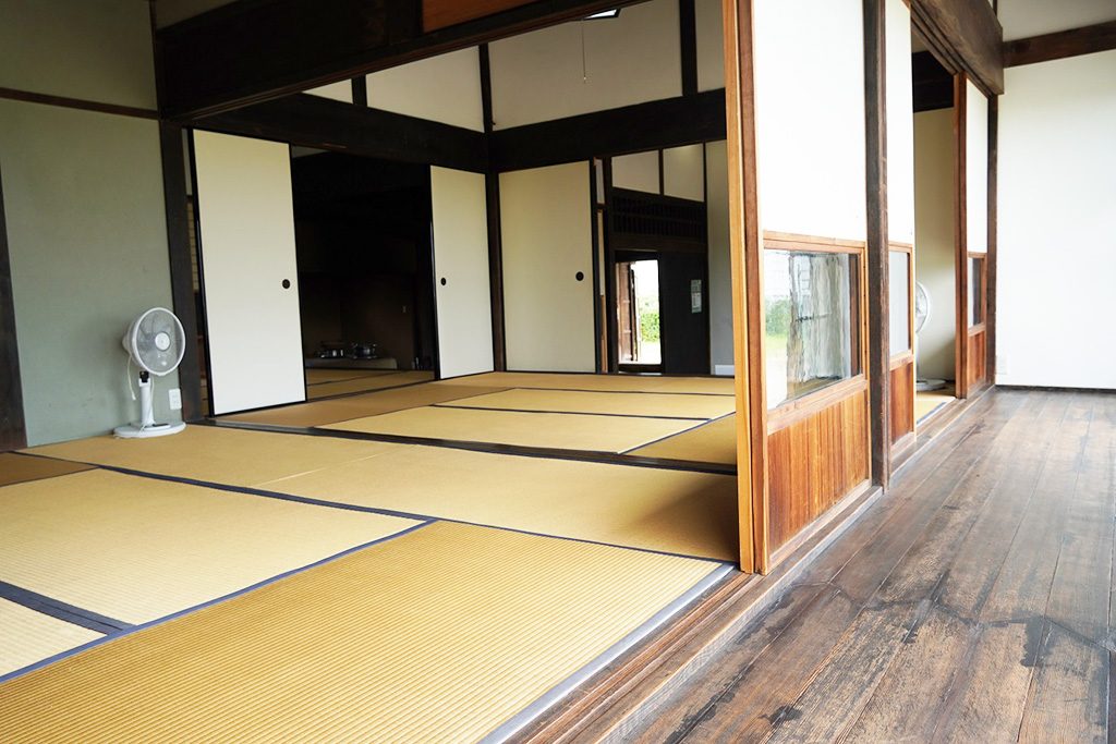 茅葺きの古民家/兵庫県立尼崎の森中央緑地(尼崎市)