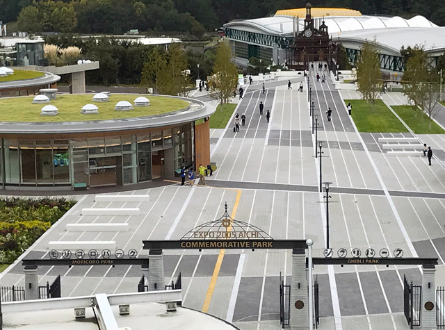 最寄り駅の「愛・地球博記念公園駅」から見た、メインゲートなどの公園北口周辺/ジブリパーク（愛知県／長久手市）