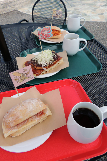 宮崎駿監督が描いたオリジナルイラストの旗が立ったメニュー3種/ジブリパーク（愛知県／長久手市）