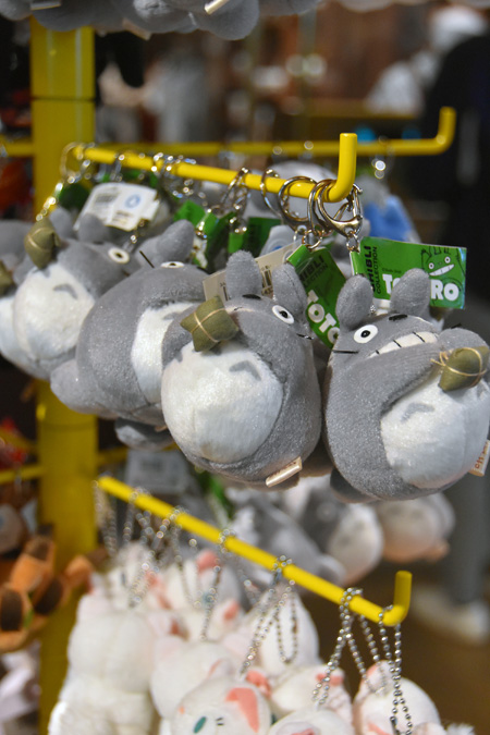 笑っている大トトロのふんわりキーホルダー 1個1100円/ジブリパーク（愛知県／長久手市）