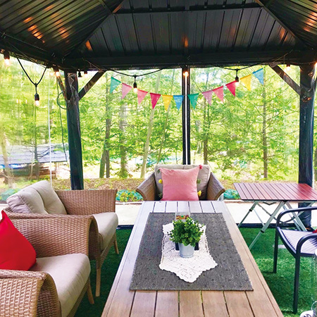 自然に囲まれたリビングスペース/HOSOMINE BASE（宮城県/大崎市）