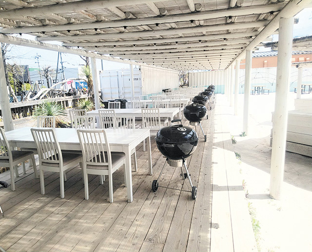 手ぶらBBQが楽しめるウッドデッキ/WILD BEACH 仙台（宮城県/仙台市）