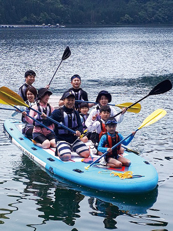 カヌーをする様子/Dom’Up Camp Village 沼沢湖（福島県/大沼郡）