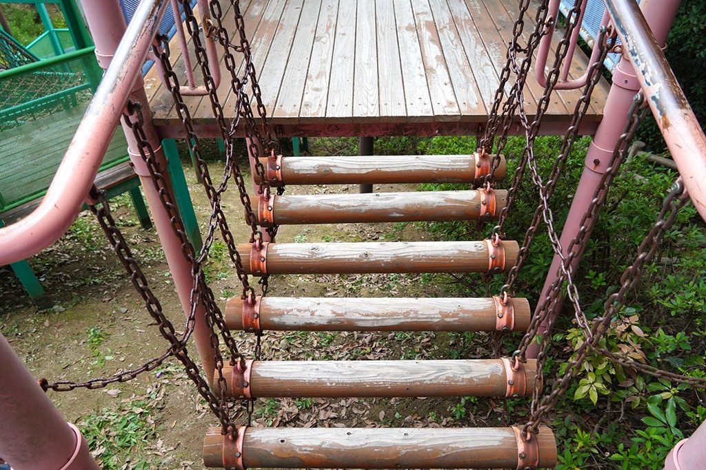 ゆらゆら揺れる吊り橋/塩瀬中央公園（兵庫県/西宮市）