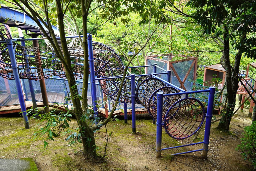 パイプやネットのトンネル/塩瀬中央公園（兵庫県/西宮市）