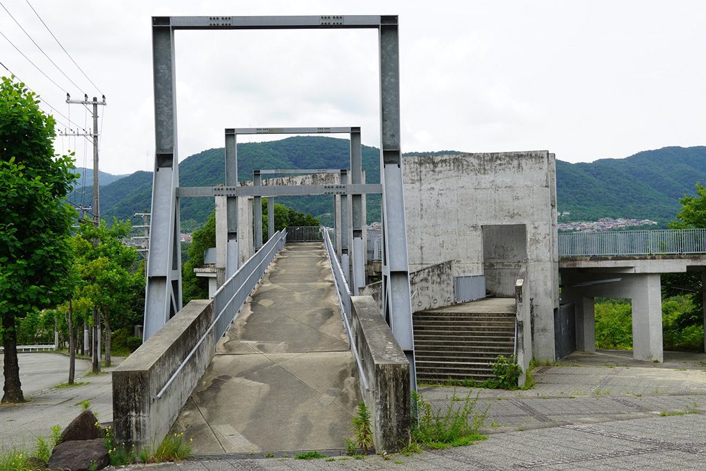 ローラー滑り台までのルート/塩瀬中央公園（兵庫県/西宮市）