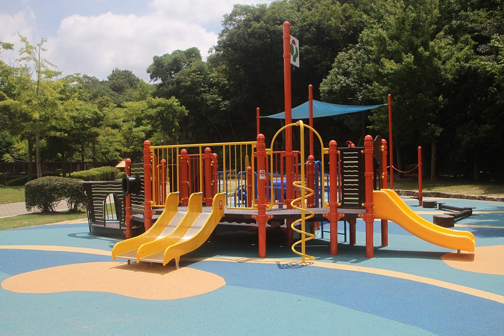 インクルーシブ遊具(旅立ちの村)/しあわせの村(兵庫県/神戸市)