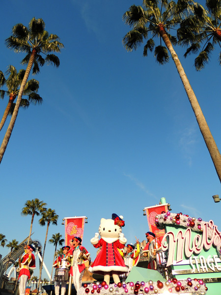 開放的な空間でハローキティとブラスバンドが楽しいショーをお届け／ユニバーサル・スタジオ・ジャパン（大阪府）