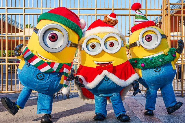 クリスマス色あふれる衣装のミニオン／ユニバーサル・スタジオ・ジャパン（大阪府）