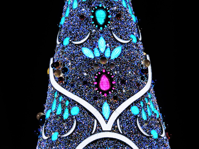 ツリーにズームアップしてみると宝石のようなデザインが／ユニバーサル・スタジオ・ジャパン（大阪府）