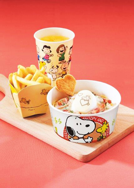 スヌーピーのカップが可愛い、クリーミースープパスタセット 1650円／ユニバーサル・スタジオ・ジャパン（大阪府）