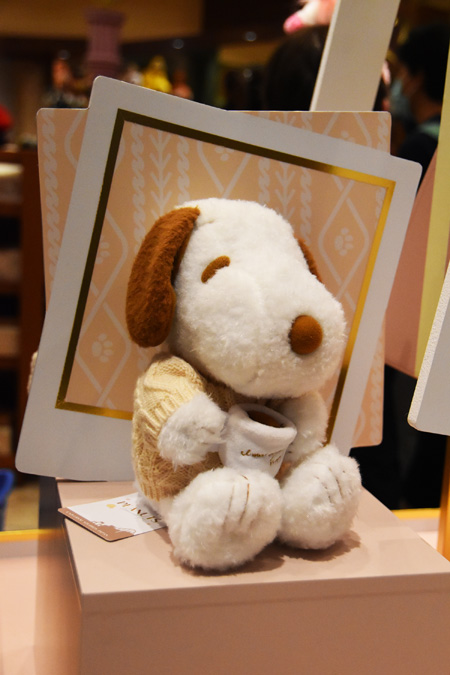 スヌーピーのぬいぐるみ 3500円／ユニバーサル・スタジオ・ジャパン（大阪府）