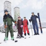 とにかく楽にスキーしたい！ 星野リゾートの「雪らくステイパッケージ」でストレスフリーなファミリースキー旅