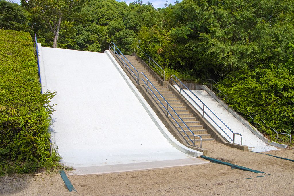 ジャンボ滑り台/大阪府民の森 むろいけ園地 森の宝島(大阪府/四条畷市)