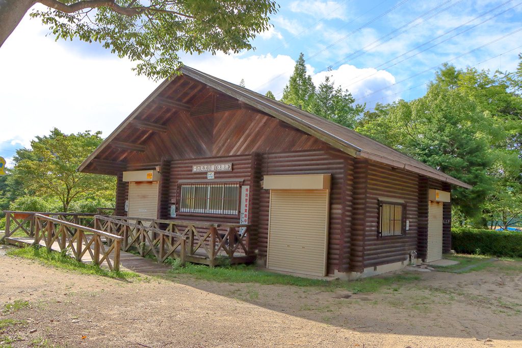 森の丸太小屋/大阪府民の森 むろいけ園地 森の宝島(大阪府/四条畷市)