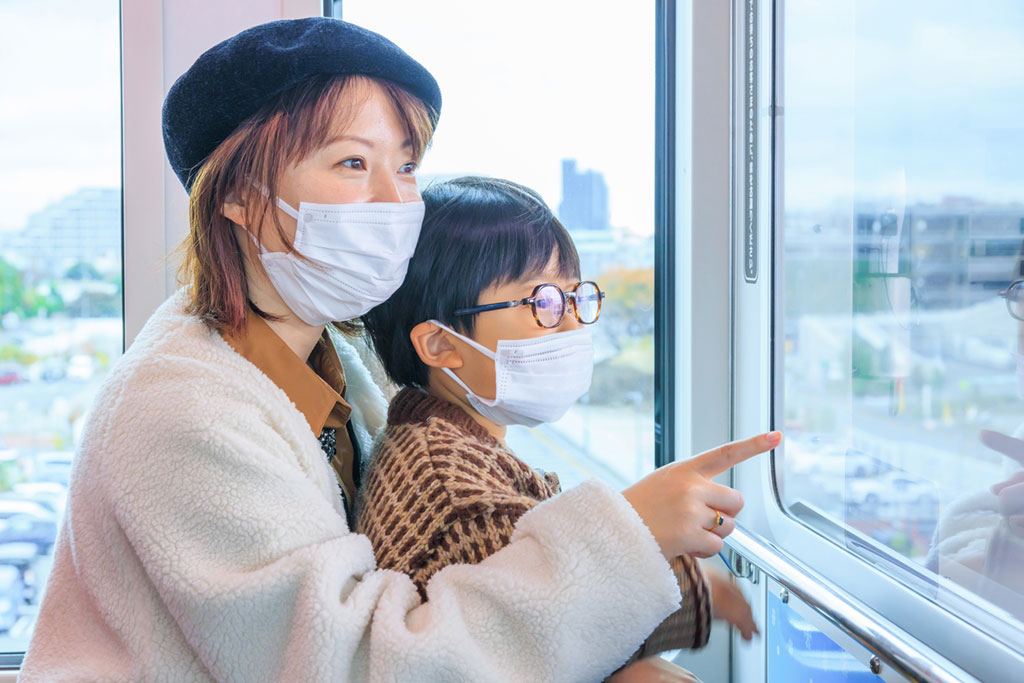 多摩モノレール車内