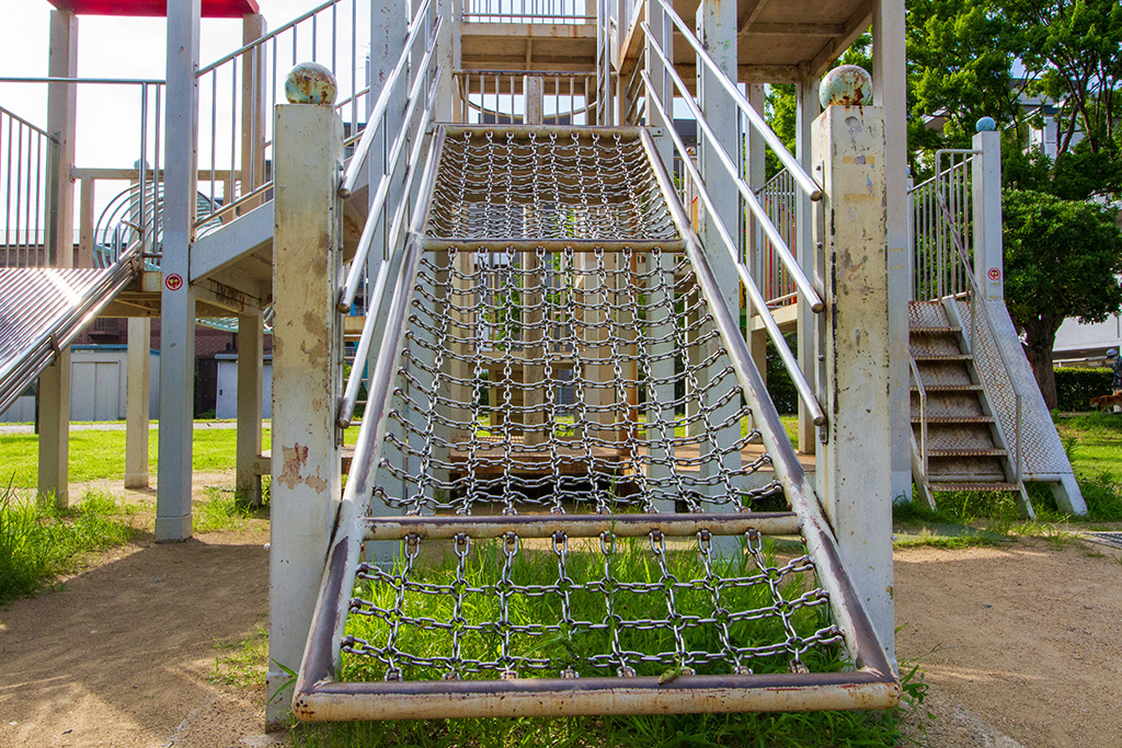 ぐらぐら揺れる鎖/金岡公園（大阪府/東大阪市）