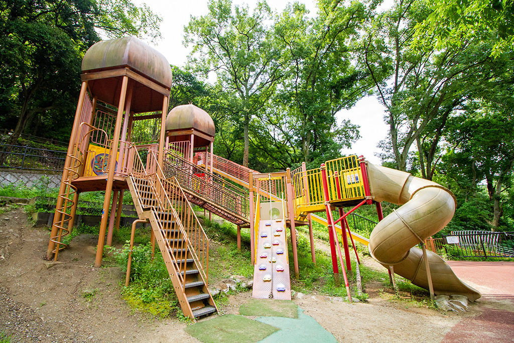 コンビネーション遊具/自然豊かな枚岡公園(大阪府/東大阪市)