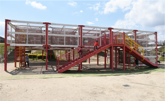 巨大立体迷路がある「冒険の丘」/伊丹スカイパーク（兵庫県/伊丹市）