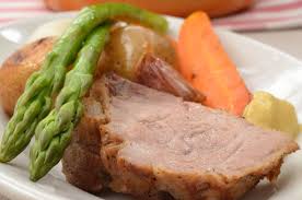 伝統的なフランスの家庭料理のポークブレゼ/東京クリスマスマーケット2022 in 日比谷公園（ 東京都/千代田区）