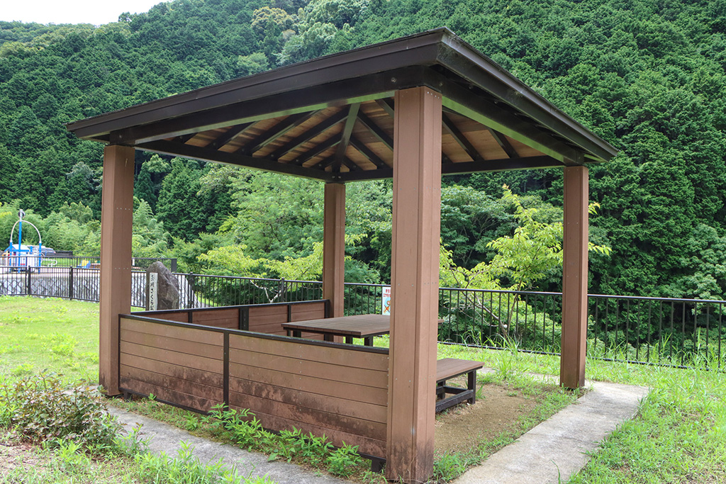 屋根のある休憩所/玉川さくら公園（京都府/井手町）