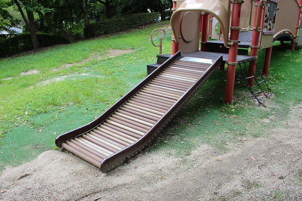 ローラー滑り台/十六名公園(兵庫県/伊丹市)