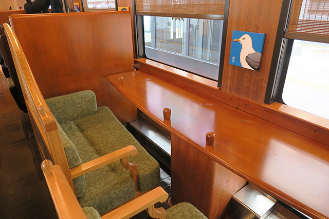 カウンター席|ふたつ星4047