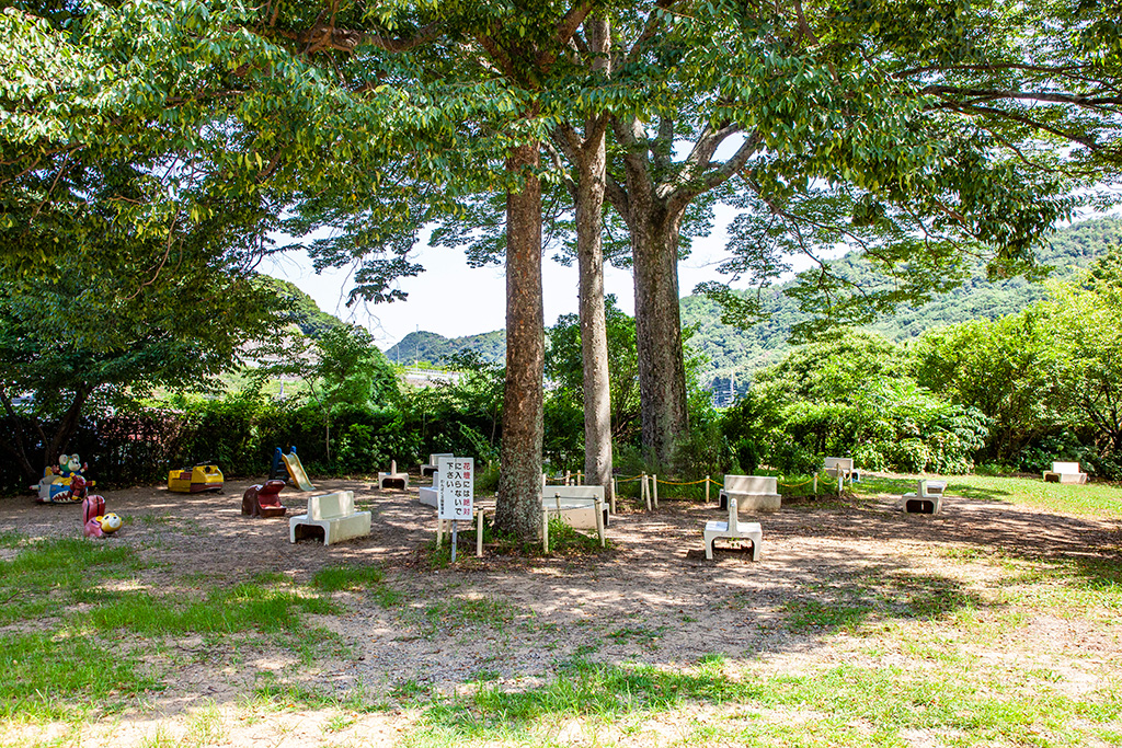 木陰のベンチ/わんぱく王国（大阪府/阪南市）