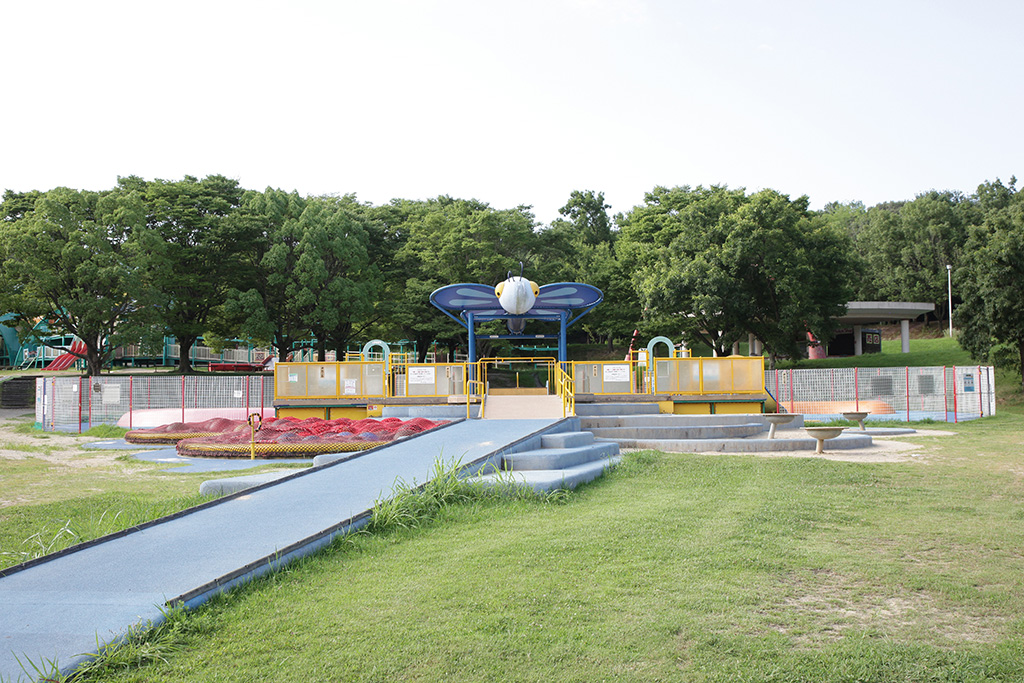 チョウをモチーフにした遊具/蜻蛉池公園（大阪府/岸和田市）