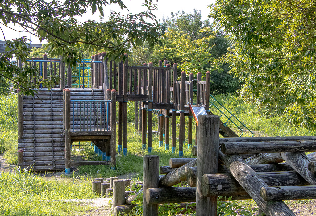 木製の複合遊具/火打形公園（京都府/京都市）