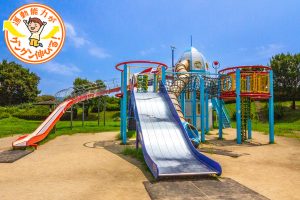 深北緑地（大東市）のロケット&恐竜&船&砦をイメージした多彩な大型遊具で遊びつくそう