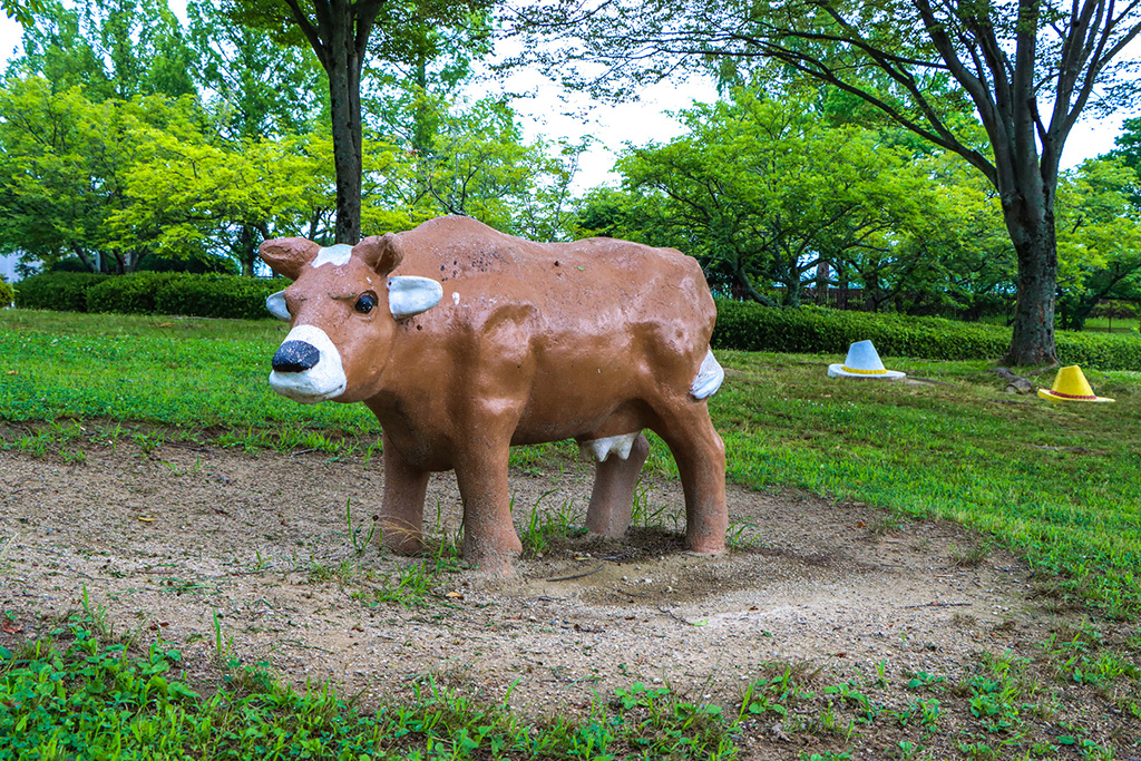 牛のオブジェ/亀岡運動公園（大阪府/亀岡市）