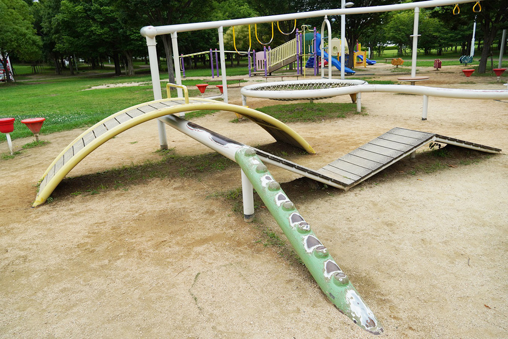 デッキとバブルバー/芦屋市総合公園（兵庫県）