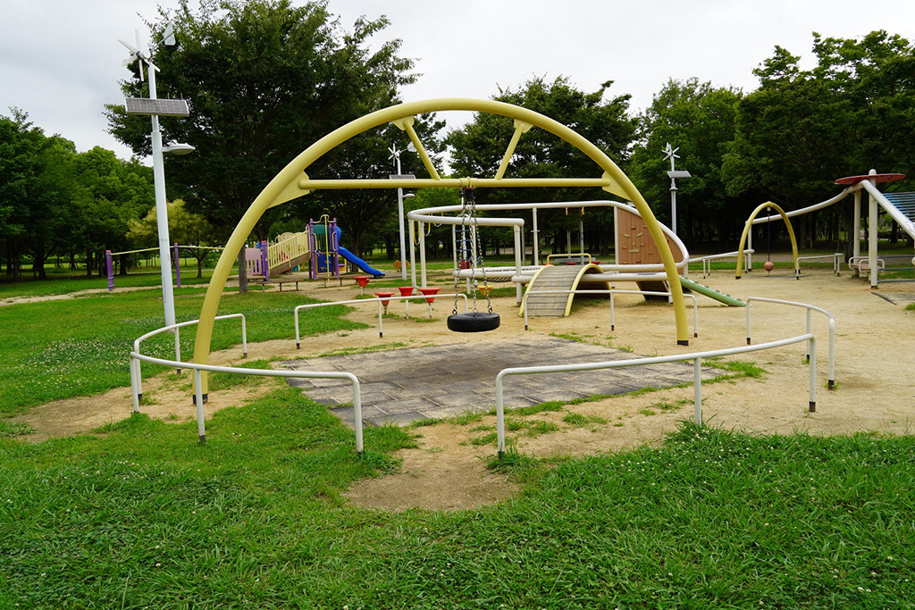タイヤブランコ/芦屋市総合公園（兵庫県）