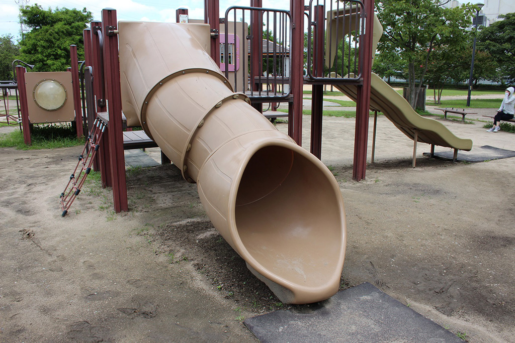 トンネル滑り台/昆陽南公園(兵庫県/伊丹市)