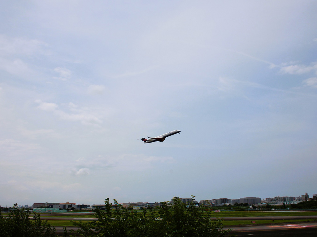 遊びながら飛行機が見られる公園/下河原緑地(兵庫県/伊丹市)