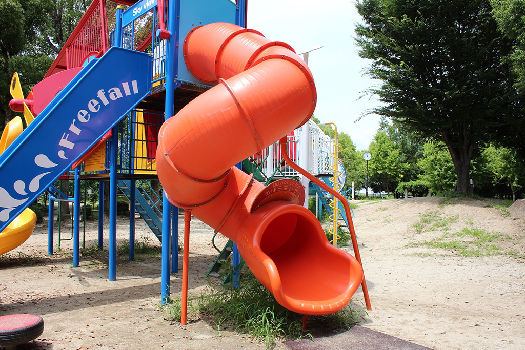 トンネル滑り台/下河原緑地(兵庫県/伊丹市)