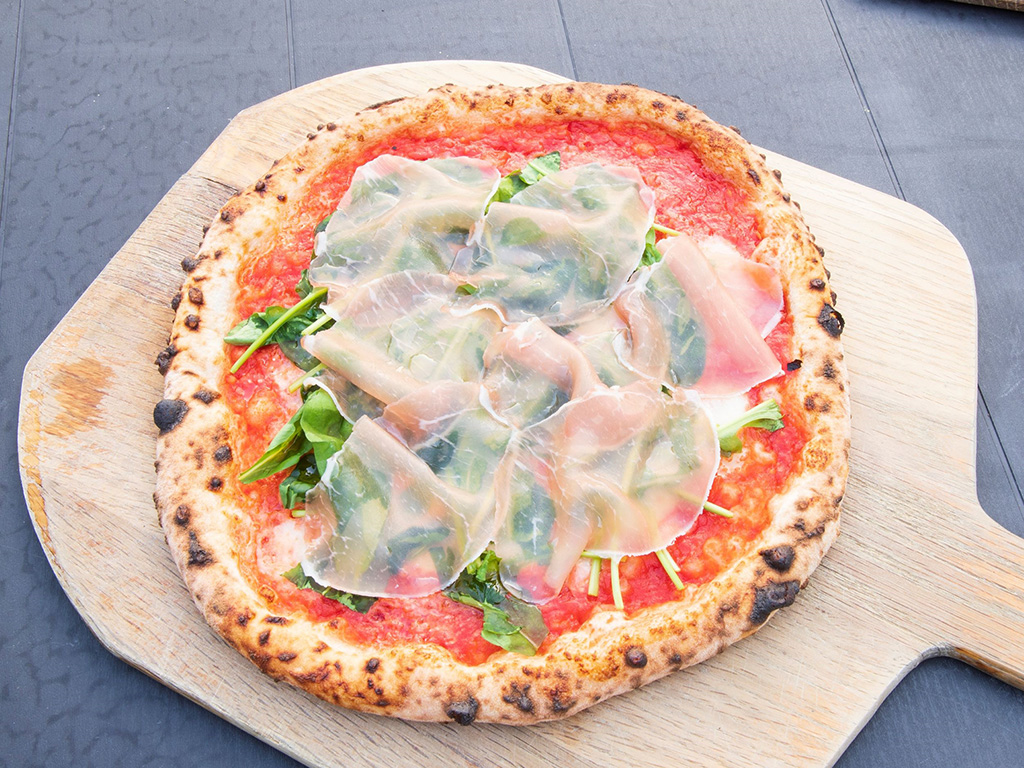 石窯ピザ工房のピザ/堺・緑のミュージアム ハーベストの丘(大阪府/堺市)