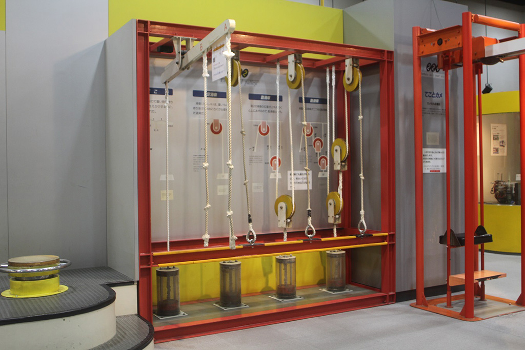 動きの原理を学べる展示/バンドー神戸青少年科学館(兵庫県/神戸市)