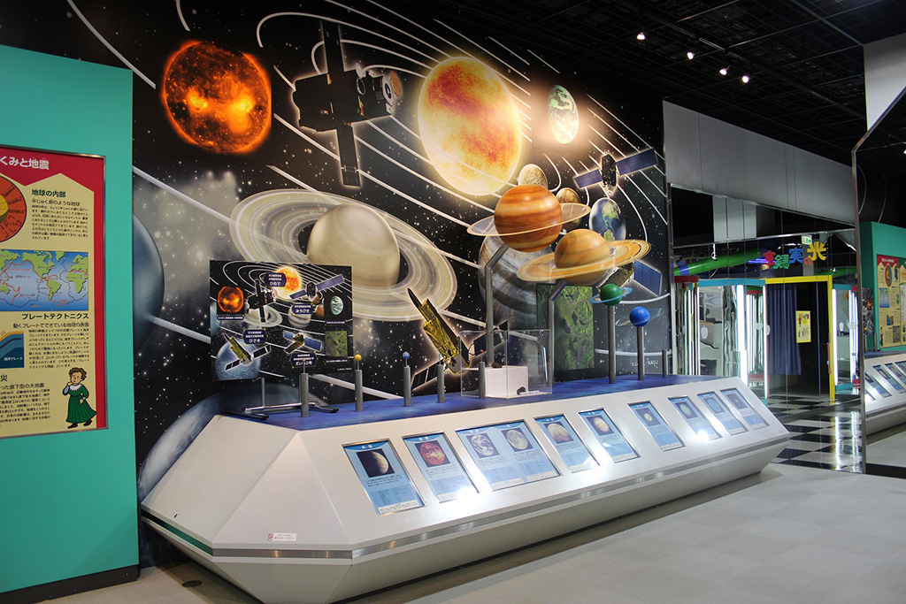 宇宙について紹介するコーナー/橿原市立こども科学館（奈良県）